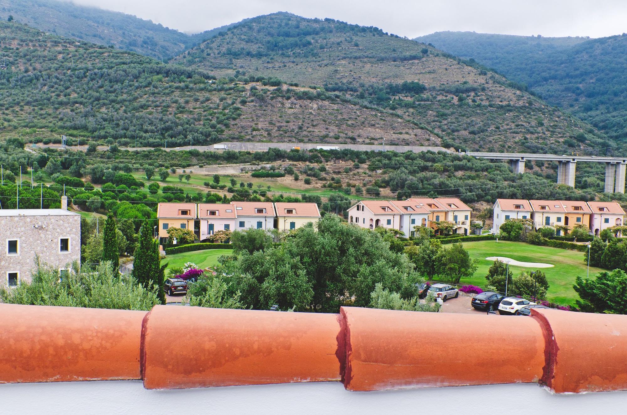 Castellaro Golf Resort Exterior foto