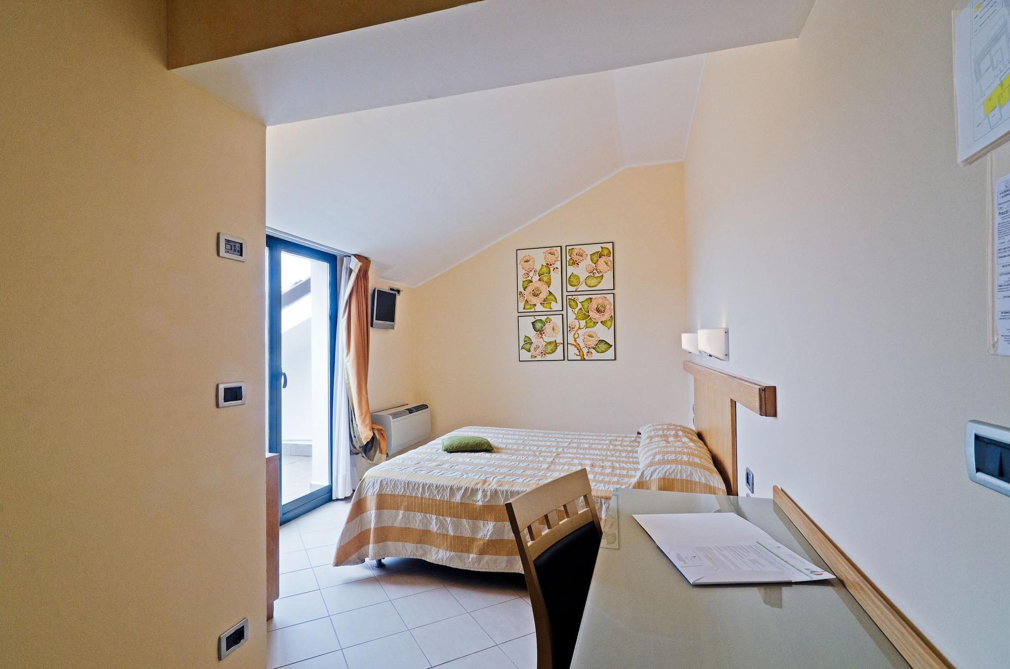 Castellaro Golf Resort Exterior foto