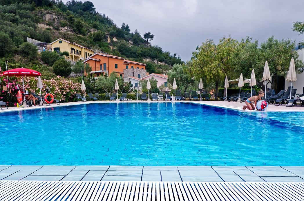 Castellaro Golf Resort Exterior foto