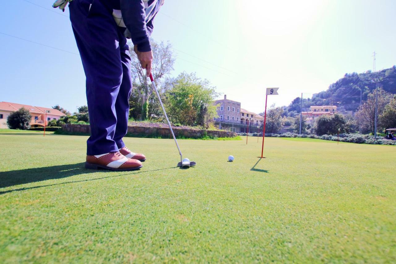 Castellaro Golf Resort Exterior foto