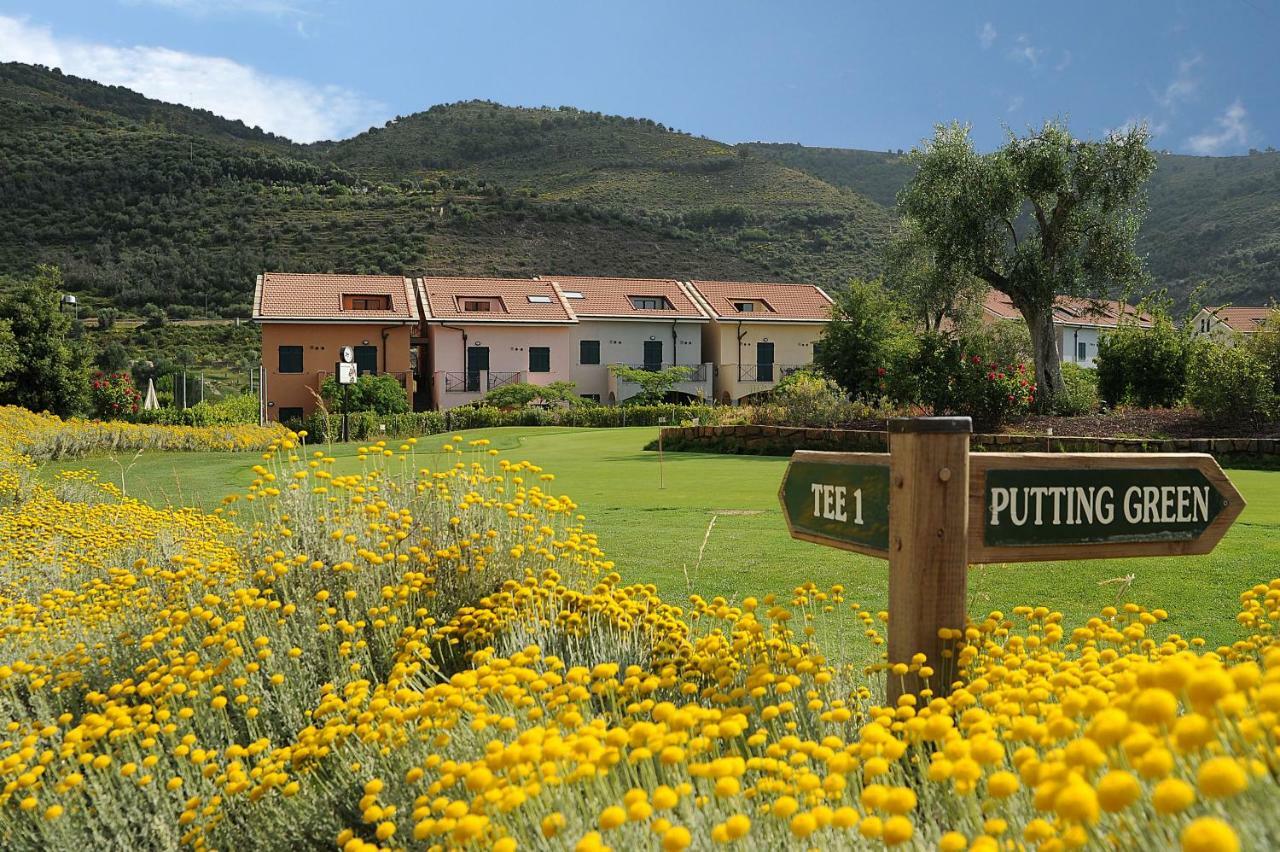 Castellaro Golf Resort Exterior foto
