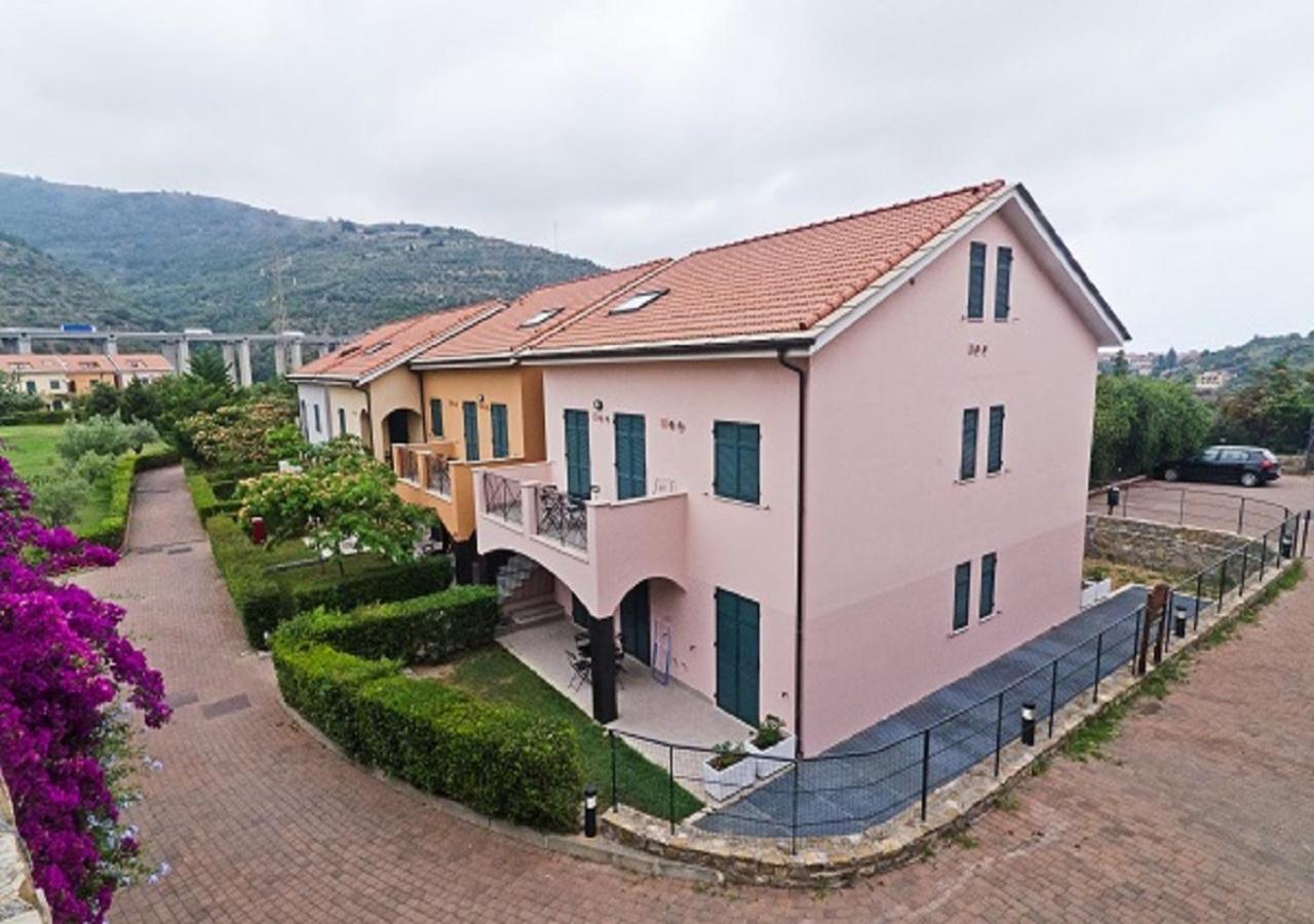 Castellaro Golf Resort Exterior foto